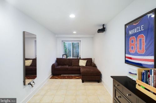 764 19 St, Philadelphia PA 19130-2001 exterior