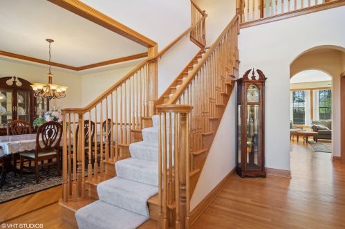 157 Wood St, Palatine, IL 60067-5255
