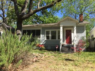 1727 Temple Ave, Atlanta GA  30337-2737 exterior