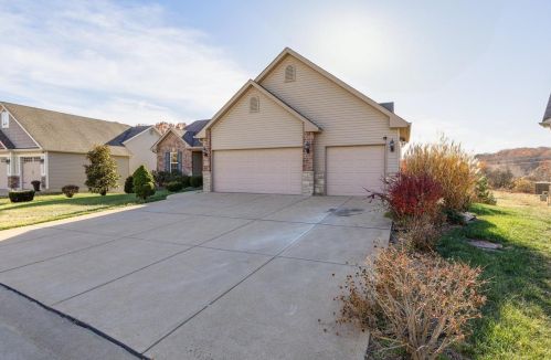 2039 Iron Mountain Dr, Festus, MO 63028-3110