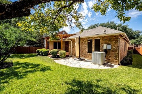 10905 Claywood Dr, Austin TX  78753-3330 exterior