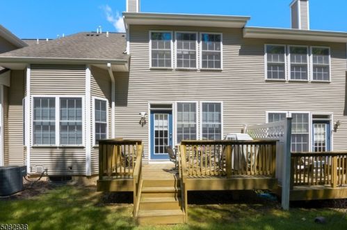 12 Ardsley Ct, Parsippany, NJ 07834-3727