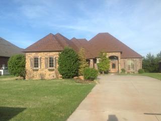 204 Nelson Dr, Mustang, OK 73064-1300