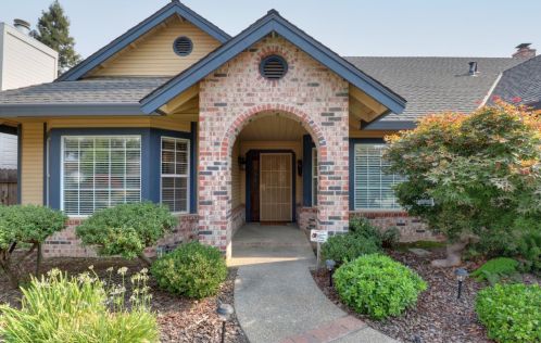 8854 Glori Dawn Dr, Citrus Heights, CA 95662-4554