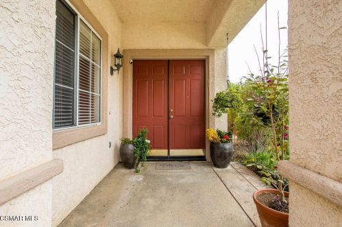 1902 Winterdew Ave, Simi Valley, CA 93065-6282
