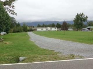 2343 Ellejoy Rd, Walland, TN 37886-2040