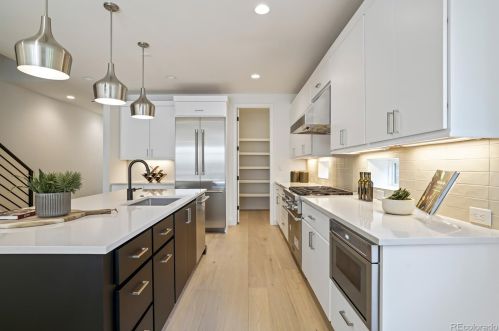 290 Monroe St, Denver CO  80206-5506 exterior