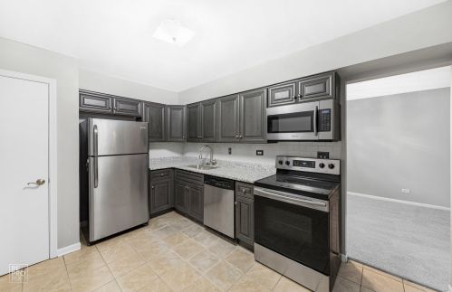2411 Goebbert Rd, Arlington Hts, IL 60005-4104