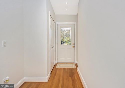 412 Colesville Manor Dr, Silver Spring MD  20904-1149 exterior