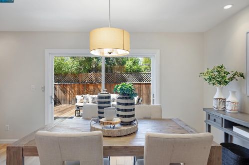 32 Donegal Way, Pacheco, CA 94553-6270