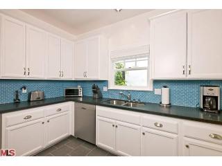 435 Montana Ave, Santa Monica CA  90403-1300 exterior