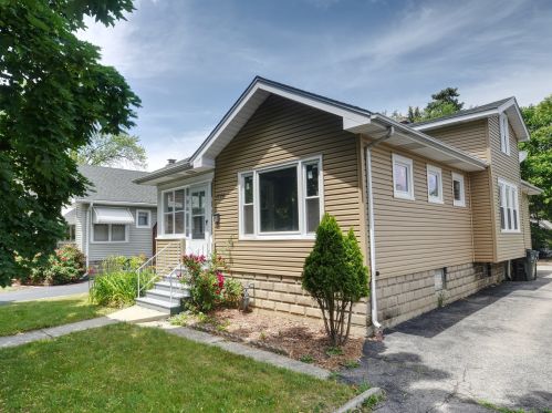 1726 Jenkinson Ct, Waukegan IL  60085-4670 exterior