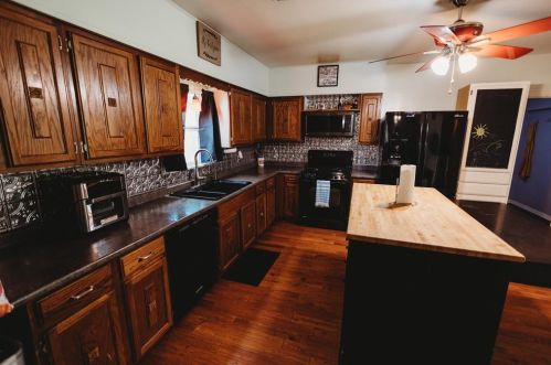 800 Morgan St, Angleton TX 77515-4722 exterior