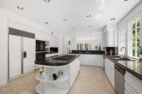 1 Charlotte, Irvine CA  92603-3448 exterior