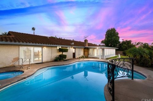 15740 Rancho Viejo Dr, Riverside CA  92506-5820 exterior