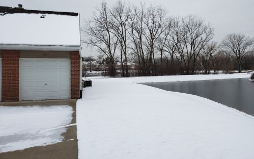 111 Wildflower Cir, Buffalo Grove, IL 60089-1586