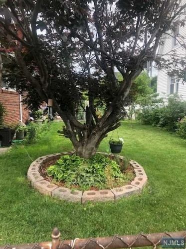 285 Desoto Pl, Fairview, NJ 07022-2044