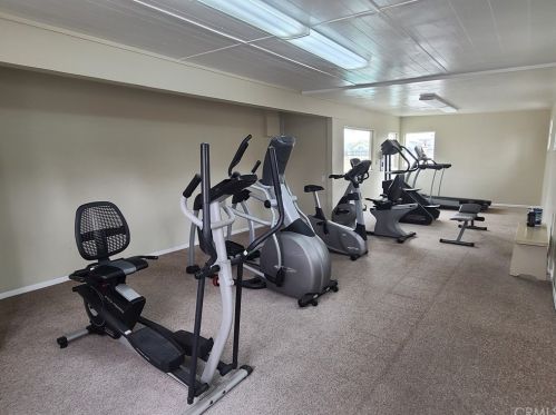 80 Huntington St, Huntington Beach CA  92648-5334 exterior