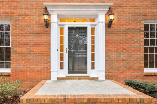 1092 Polo Club Dr, Marietta, GA 30064-1286