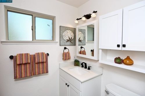 1294 New York Dr, Concord CA  94521-4617 exterior