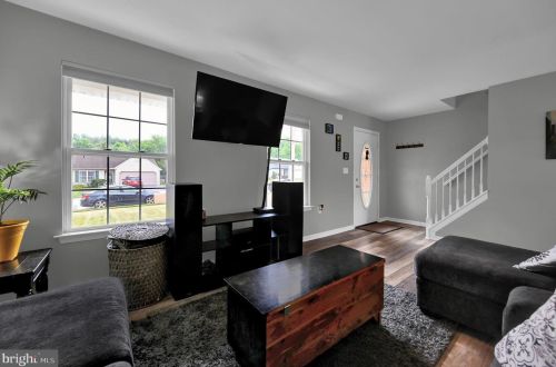 2070 Wyatt Cir, York, PA 17315-3676