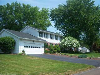 64 Horseshoe Rd, Guilford, CT 06437-2918