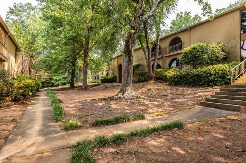 3222 Henderson Mill Rd, Atlanta GA  30341-6031 exterior