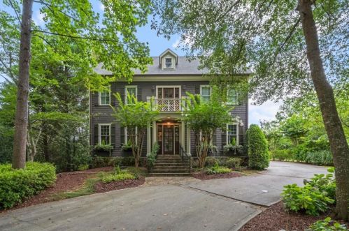 4647 Dudley Ln, Atlanta, GA 30327-3304