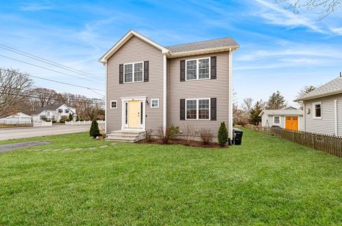 46 Wilson Ave, Warwick, RI 02889-9427