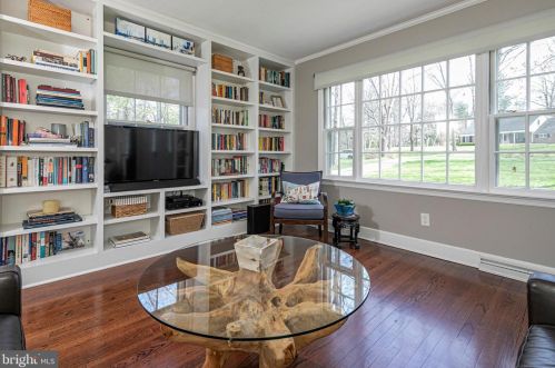 23 Honeybrook Dr, Princeton NJ  08540-7408 exterior