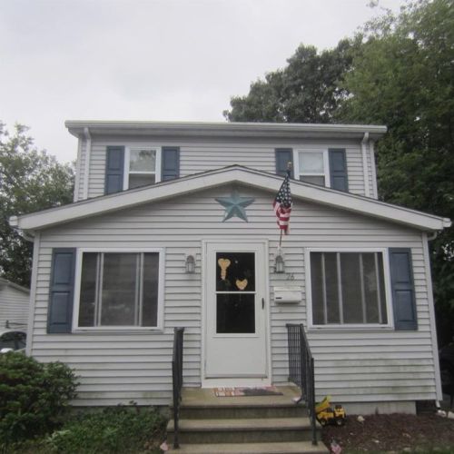 26 Kenway Ave, Warwick, RI 02889-9505