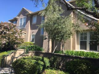 8 Three Rivers, Irvine CA  92602-1029 exterior