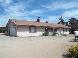 8719 Hickory Ave, Hesperia, CA 92345-3853