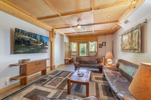 13308 Ski Slope Way, Truckee CA  96161-7005 exterior