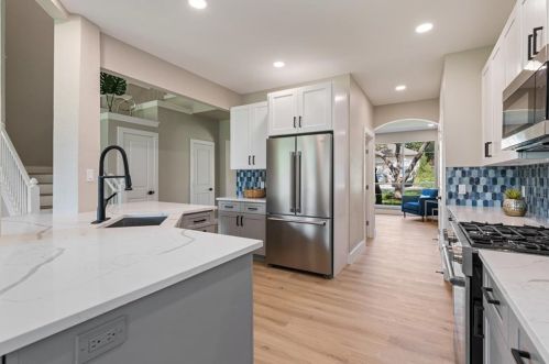 10209 Broomflower Dr, Austin TX  78739-1448 exterior