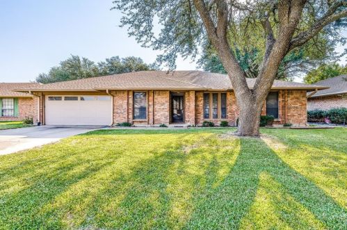 7809 Silveridge Dr, Fort Worth, TX 76133-7429