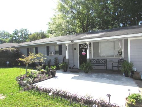 910 Sunset Cir, Columbia, MS 39429-2216