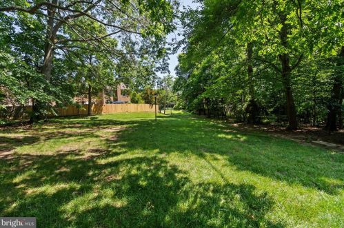 5269 Bradgen Ct, Springfield VA  22151-3524 exterior