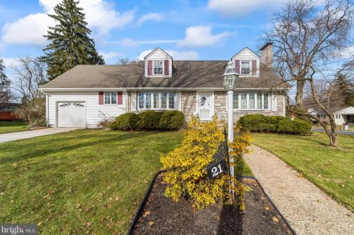 21 Bradway Ave, Trenton, NJ 08618-2607