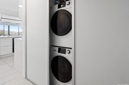 2575 Kuhio Ave, Honolulu HI  96815-3971 exterior