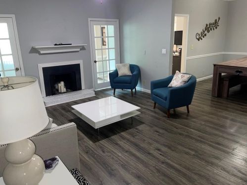 5645 Chemin De Vie, Atlanta GA  30342-2565 exterior