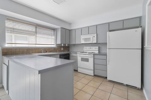 1005 Roky Ct, Fort Worth TX  76114-2431 exterior