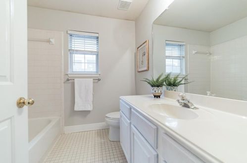 6868 Auckland Dr, Austin TX  78749-4139 exterior