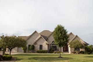 1604 Lake Dr, Marion, IL 62959-1577