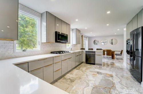 26 Sturbridge Dr, Piscataway NJ  08854-5137 exterior