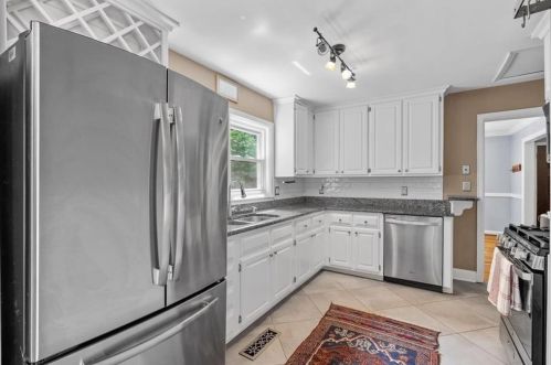 1627 Beacon Hill Blvd, Atlanta GA  30329-2517 exterior