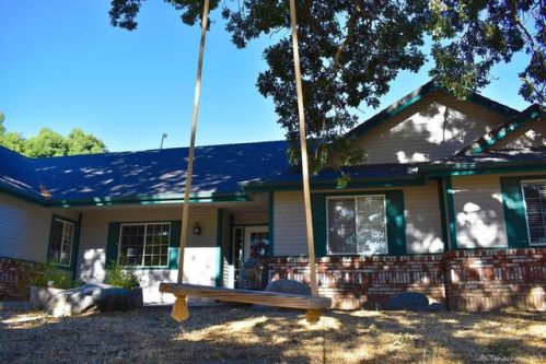 24500 Hart Dr, Tehachapi, CA 93561-7033