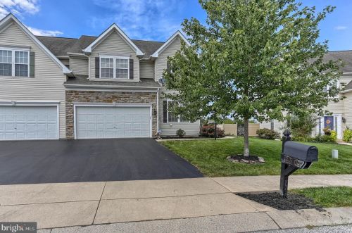 2501 Village Rd, York, PA 17315-7800