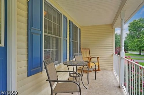 251 Woodside Ln, Bridgewater, NJ 08807-3011