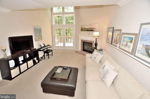7734 Rockledge Ct, Springfield VA  22152-3853 exterior